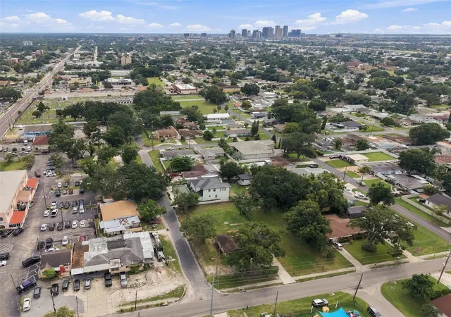 Photo 1 of Land for sale at 2709 N Lincoln Ave, Tampa, FL 33607 | MLS# TB8552356 | Listing updated on 2026-09-26