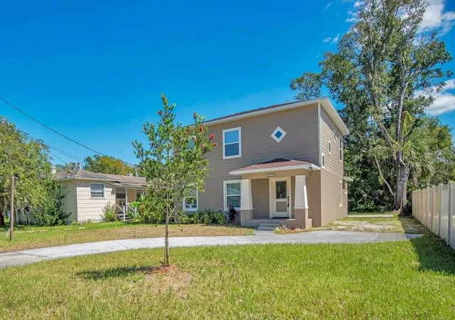 Photo 2 of Single family home for sale at 1119 Willow Ave, Sanford, FL 32771 | MLS# O6444994 | Listing updated on 2026-09-30