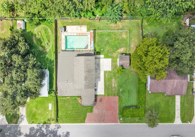 Photo 3 of Single family home for sale at 1420 Long St, Lakeland, FL 33801 | MLS# L4965364 | Listing updated on 2026-09-26