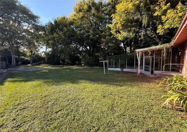 Photo 2 of Single family home for sale at 112 S Florida St, Bushnell, FL 33513 | MLS# O6444996 | Listing updated on 2026-09-26