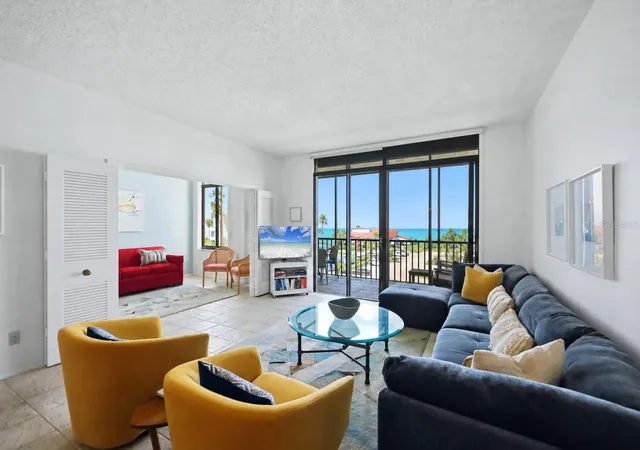 Listing Photo 4 - Condo for sale in building located at 1955 Gulf Of Mexico Dr, Longboat Key, FL 34228 - Unit #G6-407