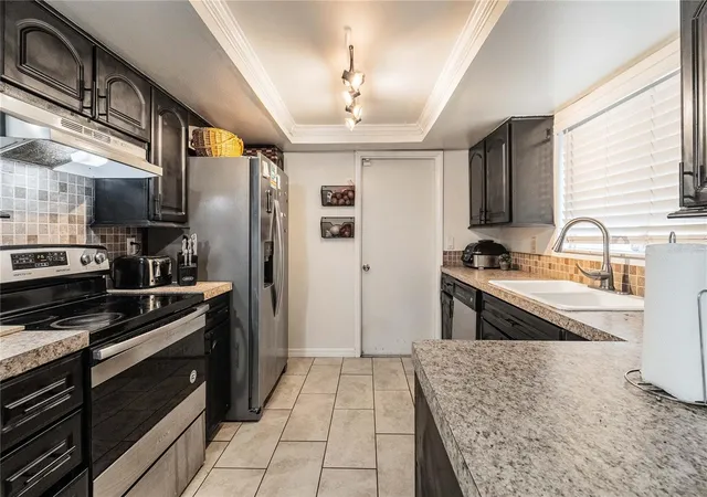 Photo 4 of Single family home for sale at 1006 Buttercup Dr, Lakeland, FL 33801 | MLS# L4965365 | Listing updated on 2026-10-08