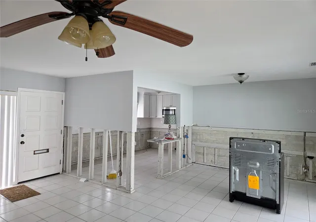 Photo 3 of Single family home for sale at 1595 Arizona Ave NE, Saint Petersburg, FL 33703 | MLS# TB8552368 | Listing updated on 2026-10-01