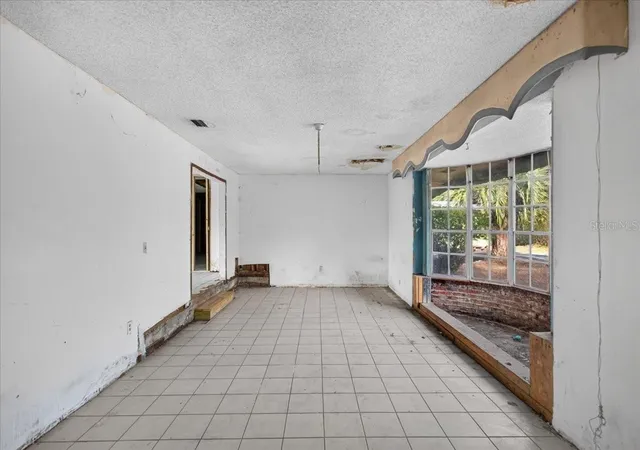 Photo 3 of Single family home for sale at 16797 Mill St, White Springs, FL 32096 | MLS# TB8552374 | Listing updated on 2026-10-06