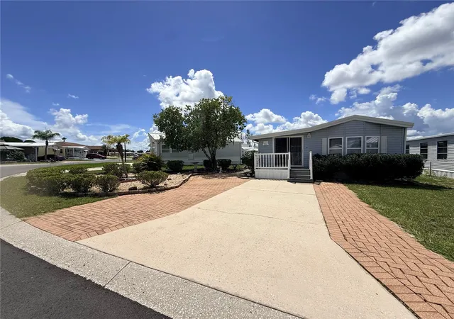 Manufactured home for sale at 427 Center Crst Blvd, DAVENPORT, FL 33837 | MLS# S5158346
