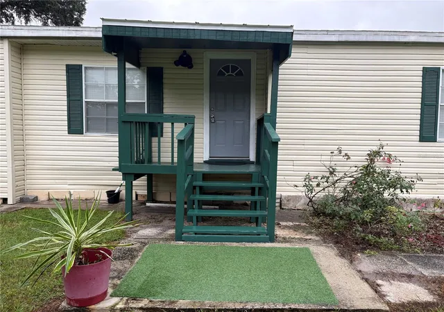 Photo 2 of Manufactured home for sale at 2007 E 148th Avenue, Lutz, FL 33549 | MLS# TB8552391 | Listing updated on 2026-10-09