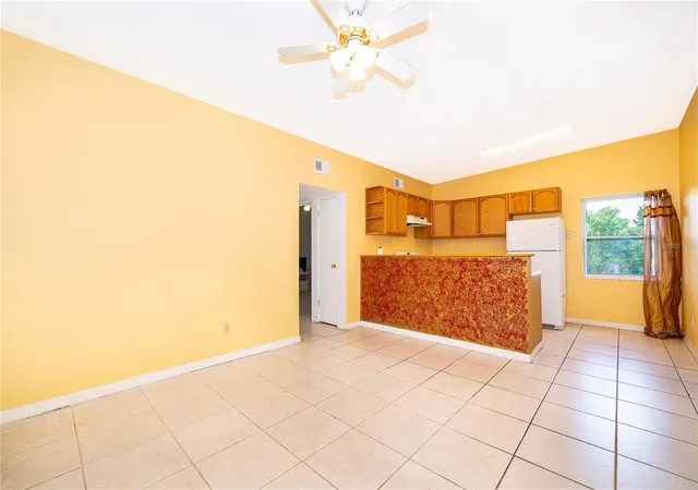 Photo 3 of Single family home for sale at 168 Country Clb Cir, Sanford, FL 32771 | MLS# O6445019 | Listing updated on 2026-09-26