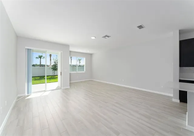 Photo 3 of Townhouse for sale at 4656 Campsite Loop, Orlando, FL 32824 | MLS# S5158349 | Listing updated on 2026-10-14