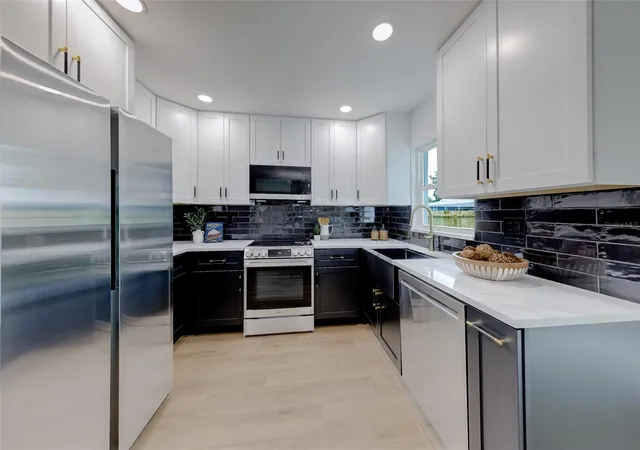 Photo 2 of Single family home for sale at 7026 68th Avenue N, Pinellas Park, FL 33781 | MLS# TB8552398 | Listing updated on 2026-10-09