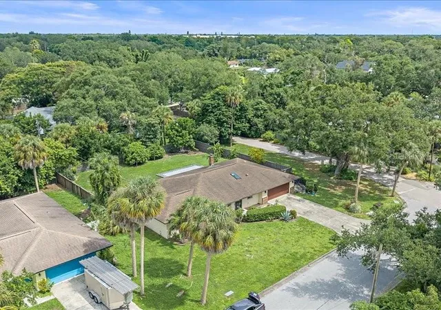 Photo 2 of Single family home for sale at 2499 Hillview St, Sarasota, FL 34239 | MLS# A4707507 | Listing updated on 2026-09-28