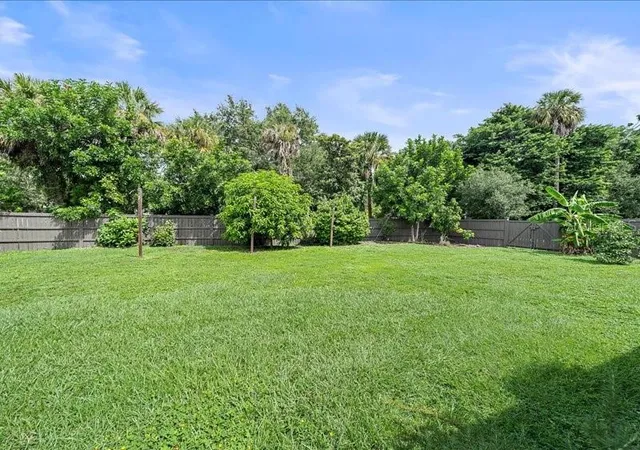 Photo 3 of Single family home for sale at 2499 Hillview St, Sarasota, FL 34239 | MLS# A4707507 | Listing updated on 2026-09-28
