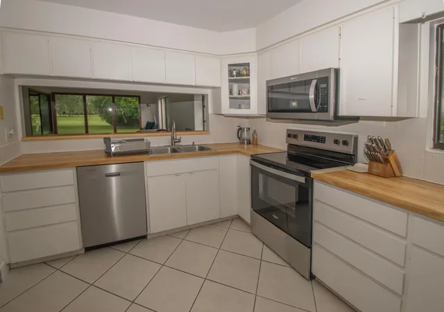 Listing Photo 5 - Condo for sale in building located at 352 Golfside Cvs, Longwood, FL 32779 - Unit #352