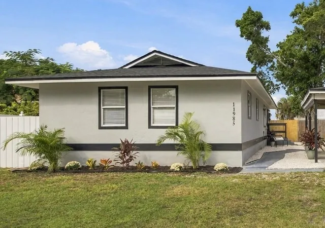 Photo 1 of Single family home for sale at 11985 Murray Ave, Largo, FL 33778 | MLS# TB8552404 | Listing updated on 2026-10-09