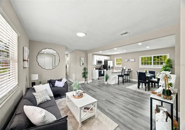 Photo 3 of Single family home for sale at 11985 Murray Ave, Largo, FL 33778 | MLS# TB8552404 | Listing updated on 2026-10-09