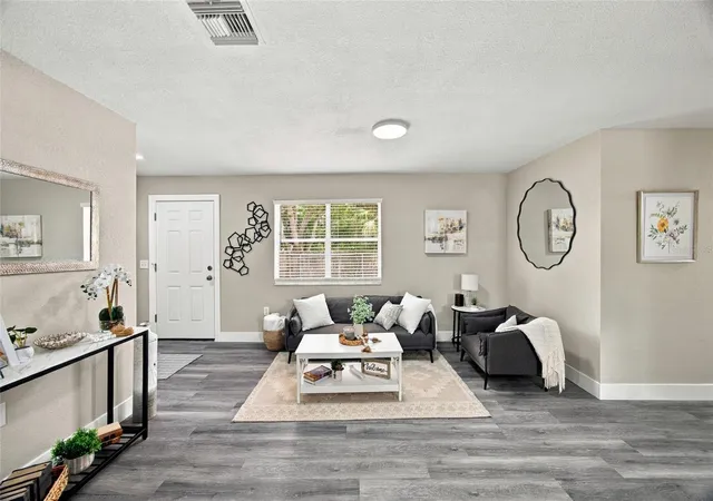 Photo 4 of Single family home for sale at 11985 Murray Ave, Largo, FL 33778 | MLS# TB8552404 | Listing updated on 2026-10-09