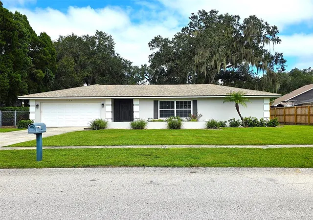 Photo 1 of Single family home for sale at 123 Elm Sq S, Lakeland, FL 33813 | MLS# L4965366 | Listing updated on 2026-09-28