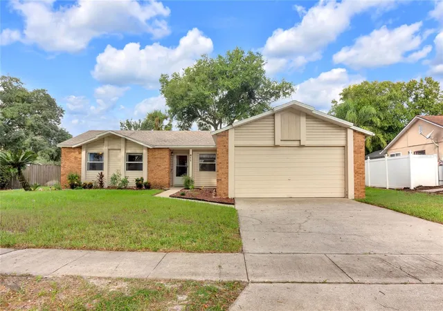 Photo 1 of Single family home for sale at 611 Sherwood Oaks Cir, Ocoee, FL 34761 | MLS# G5118282 | Listing updated on 2026-09-26