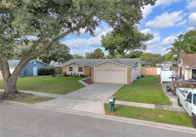 Photo 3 of Single family home for sale at 611 Sherwood Oaks Cir, Ocoee, FL 34761 | MLS# G5118282 | Listing updated on 2026-09-26