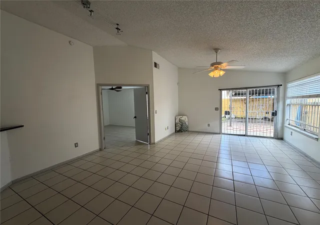 Photo 4 of Single family home for sale at 5427 Cedar Ln, Orlando, FL 32811 | MLS# V4951523 | Listing updated on 2026-10-23
