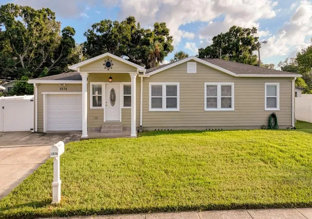 Photo 1 of Single family home for sale at 2576 17th Avenue N, Saint Petersburg, FL 33713 | MLS# TB8552434 | Listing updated on 2026-10-16