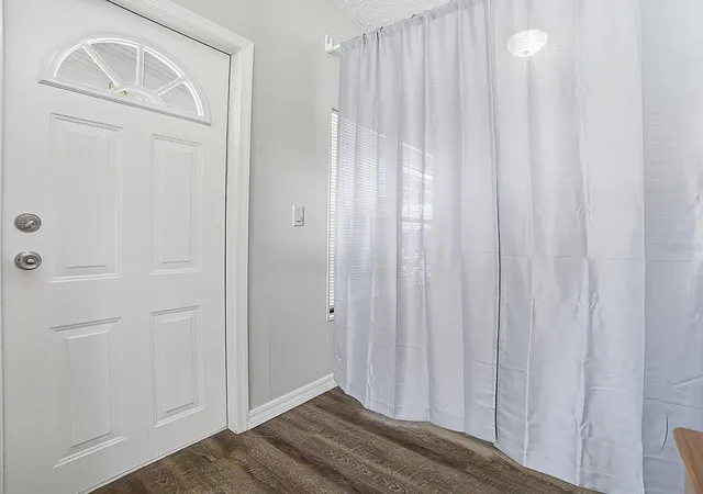 Photo 4 of Sale Pending at 32322 Oak Park Dr, Leesburg, FL 34748 | MLS# G5118283 | Listing updated on 2026-10-01