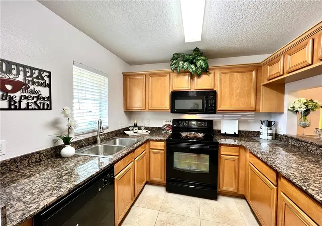 Photo 3 of Multi family home for sale at 207 Penmark Stone Pl, Valrico, FL 33594 | MLS# TB8552444 | Listing updated on 2026-09-27