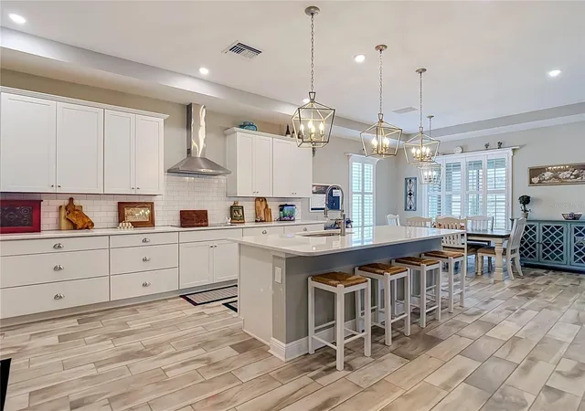 Photo 3 of Single family home for sale at 813 Old Windsor Way, Spring Hill, FL 34609 | MLS# TB8552446 | Listing updated on 2026-10-07