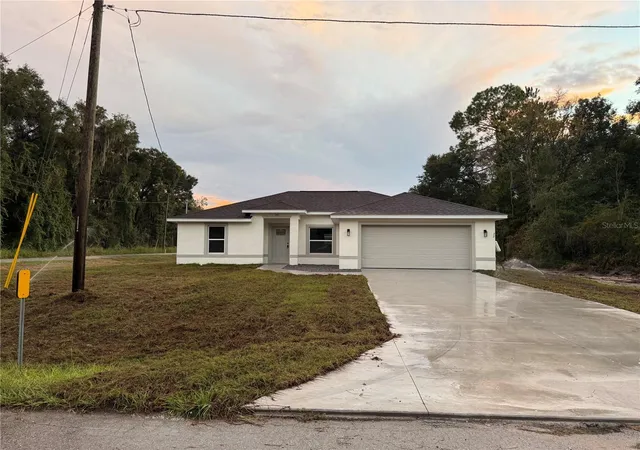 Single family home for sale at 32 Locust Dr Ct, OCALA, FL 34472 | MLS# OM732925