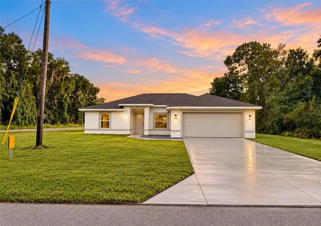 Single family home for sale at 32 Locust Dr Ct, OCALA, FL 34472 | MLS# OM732925