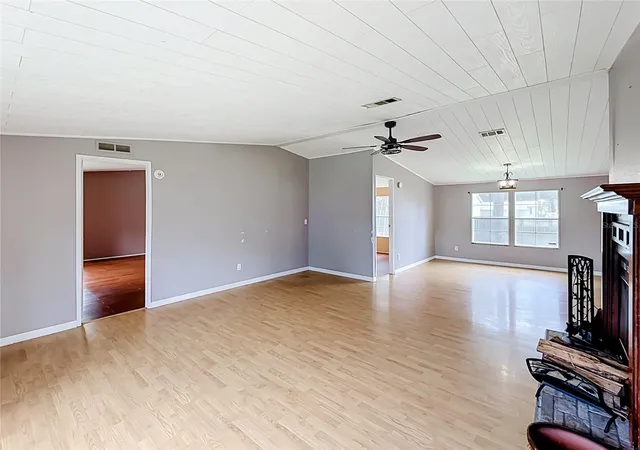 Photo 4 of Manufactured home for sale at 8585 NW 15th Avenue, Ocala, FL 34475 | MLS# OM732927 | Listing updated on 2026-09-26