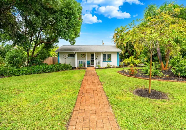 Photo 1 of Single family home for sale at 3342 40th Street N, Saint Petersburg, FL 33713 | MLS# TB8552457 | Listing updated on 2026-09-29