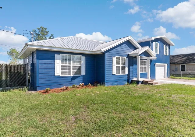 Photo 3 of Single family home for sale at 16727 Se 91st Street, Lake Butler, FL 32054 | MLS# R4912064 | Listing updated on 2026-09-27