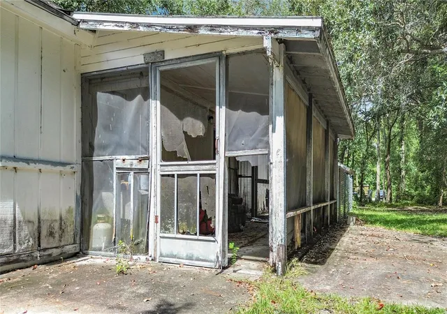 Photo 3 of Single family home for sale at 6395 W Pershing Dr, Homosassa, FL 34448 | MLS# TB8552461 | Listing updated on 2026-09-26