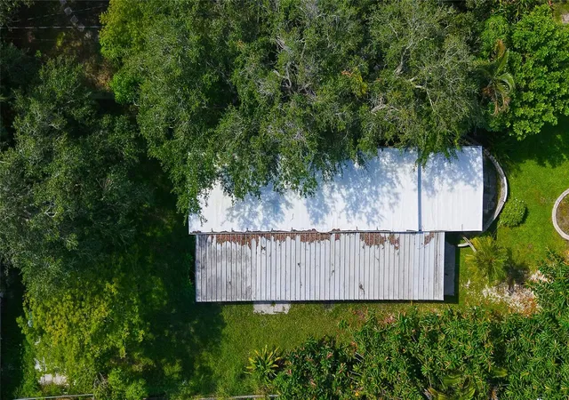 Photo 3 of Manufactured home for sale at 4863 Victoria Ave, Sarasota, FL 34233 | MLS# A4707518 | Listing updated on 2026-09-28