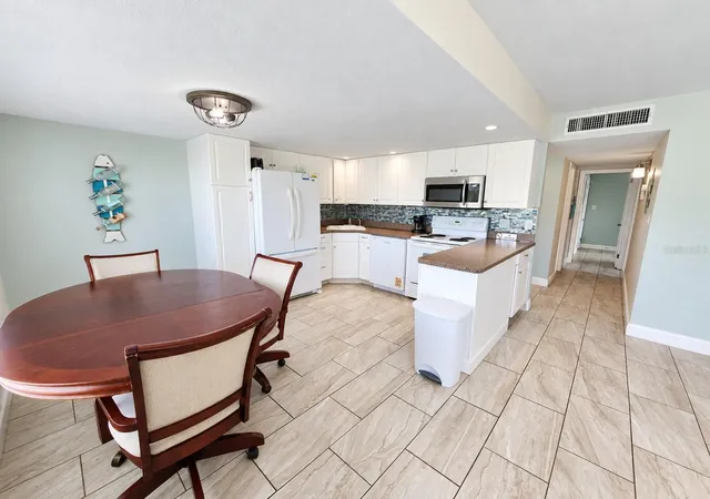 Photo 4 of Condo for sale at 5055 N Beach Rd #216, Englewood, FL 34223 | MLS# C7531252 | Listing updated on 2026-09-26