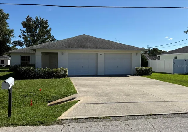 Photo 3 of Single family home for sale at 32 Raeland Ln, Palm Coast, FL 32164 | MLS# FC321719 | Listing updated on 2026-09-27