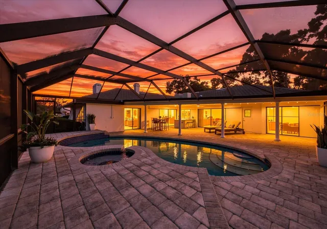 Photo 2 of Single family home for sale at 2900 Sandpiper Pl, Clearwater, FL 33762 | MLS# TB8552471 | Listing updated on 2026-10-03