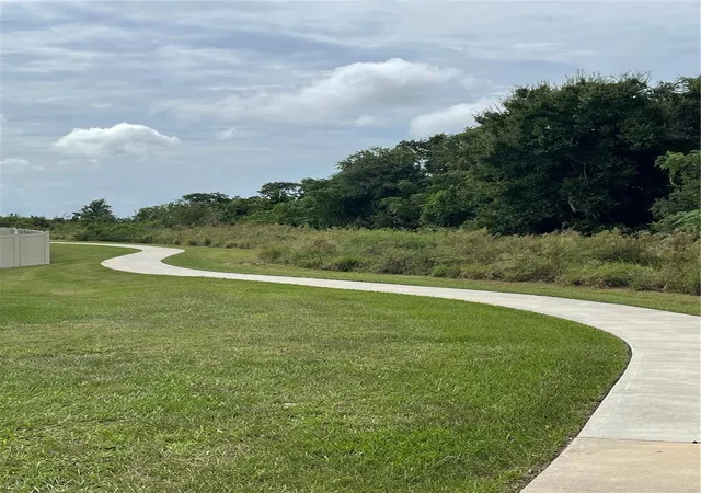 Photo 3 of Single family home for sale at 113 Sofia Ln, Lake Alfred, FL 33850 | MLS# L4965372 | Listing updated on 2026-10-06