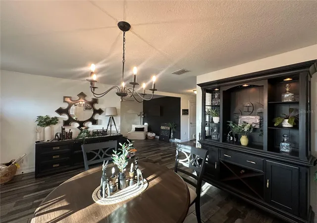 Photo 3 of Single family home for sale at 806 N Joanna Ave, Tavares, FL 32778 | MLS# G5118294 | Listing updated on 2026-10-02