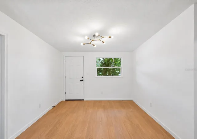 Photo 3 of Single family home for sale at 107 Plymouth Ave, Altamonte Springs, FL 32701 | MLS# O6445072 | Listing updated on 2026-09-27