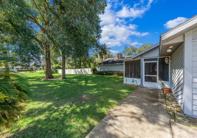 Photo 3 of Single family home for sale at 11470 SE 73rd Court, Belleview, FL 34420 | MLS# OM732931 | Listing updated on 2026-10-07