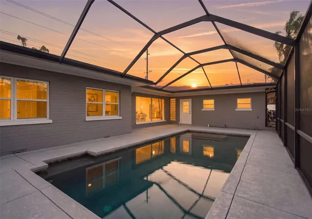 Photo 3 of Single family home for sale at 837 E Edgewood Dr, Lakeland, FL 33803 | MLS# TB8552481 | Listing updated on 2026-09-29