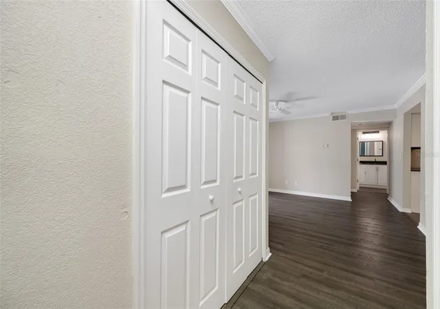 Listing Photo 4 - Condo for sale in building located at 3300 Haviland Ct, Palm Harbor, FL 34684 - Unit #104