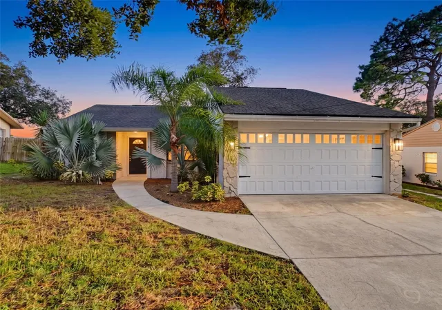 Photo 1 of Single family home for sale at 1112 E Lemon St, Tarpon Springs, FL 34689 | MLS# W7889858 | Listing updated on 2026-10-01