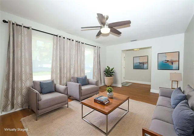 Photo 2 of Single family home for sale at 205 W Cumberland Cir, Longwood, FL 32779 | MLS# O6445076 | Listing updated on 2026-10-03