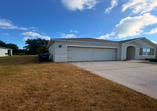 Photo 2 of Single family home for sale at 948 Summer Glen Dr, Winter Haven, FL 33880 | MLS# S5158362 | Listing updated on 2026-10-02