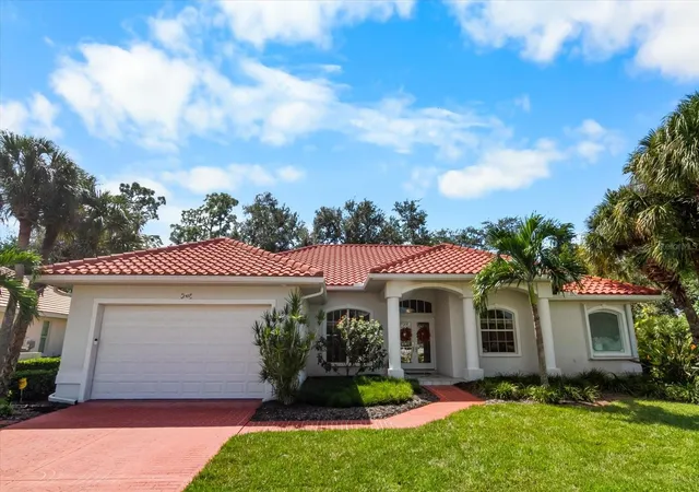 Photo 3 of Single family home for sale at 2107 Tocobaga Ln, Nokomis, FL 34275 | MLS# A4707527 | Listing updated on 2026-10-09