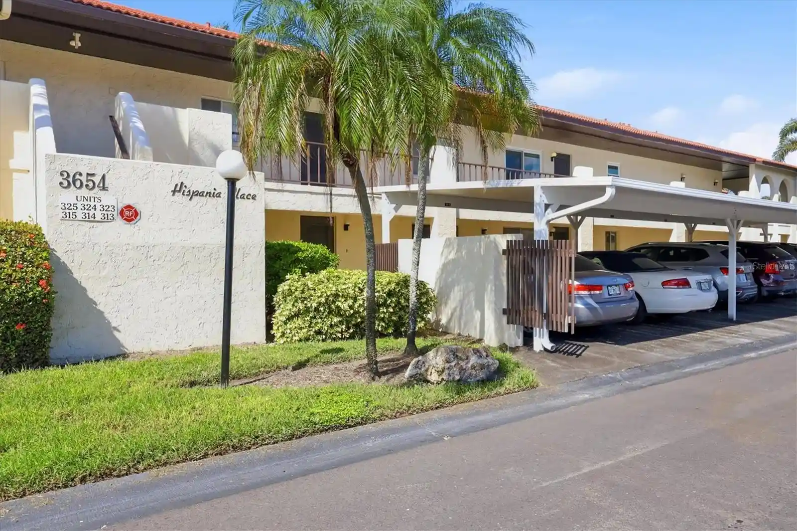 Listing Photo 1 - Condo for sale in 3654 Hispania Pl located at 3654 Hispania Pl, Sarasota, FL 34232 - Unit #323