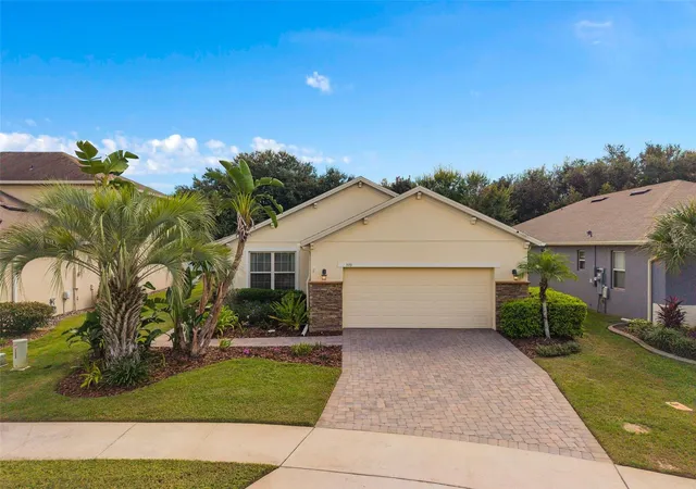 Photo 3 of Single family home for sale at 593 Kistler Cir, Clermont, FL 34715 | MLS# O6445079 | Listing updated on 2026-10-03