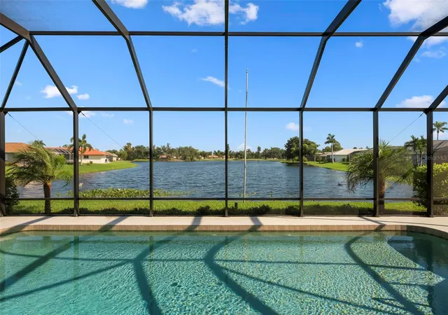 Photo 4 of Single family home for sale at 903 Pinehurst Ln, Venice, FL 34293 | MLS# N6145941 | Listing updated on 2026-10-20
